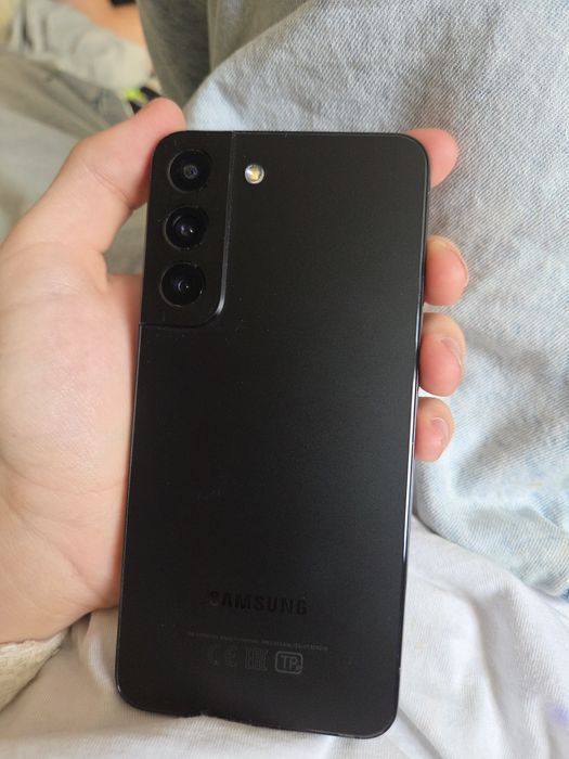 Samsung s22 128/8