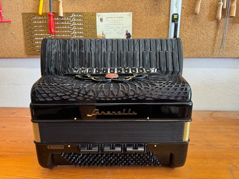 Acordeon digital Serenelli Assassino