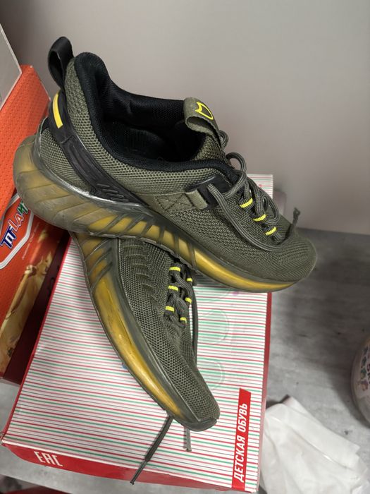 Кросовки подростковые