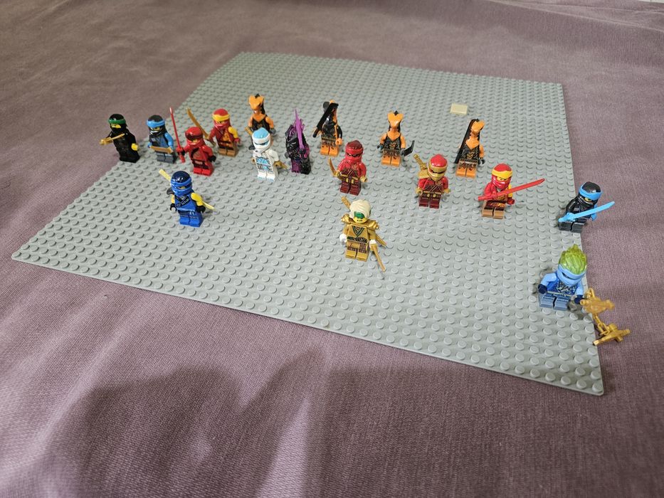 De la 10 lei, Ca noi, Figurine Lego Ninjago originale cu arme incluse