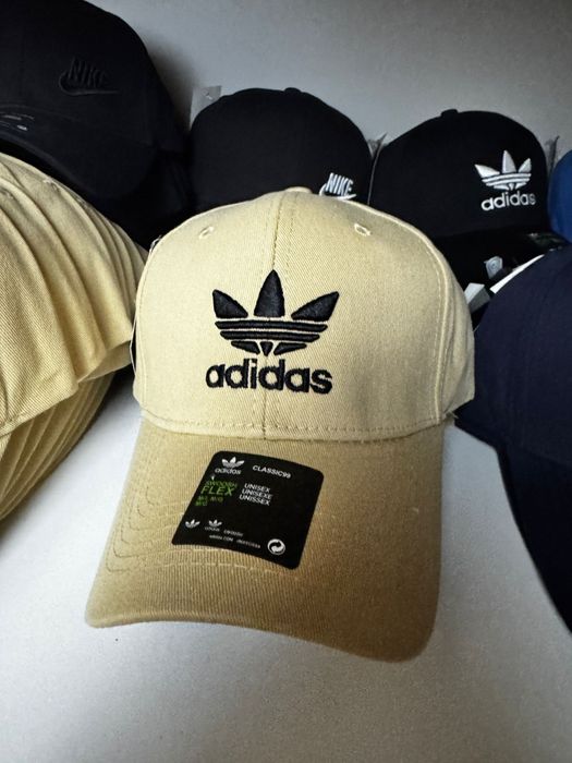 Șapca de sport nou