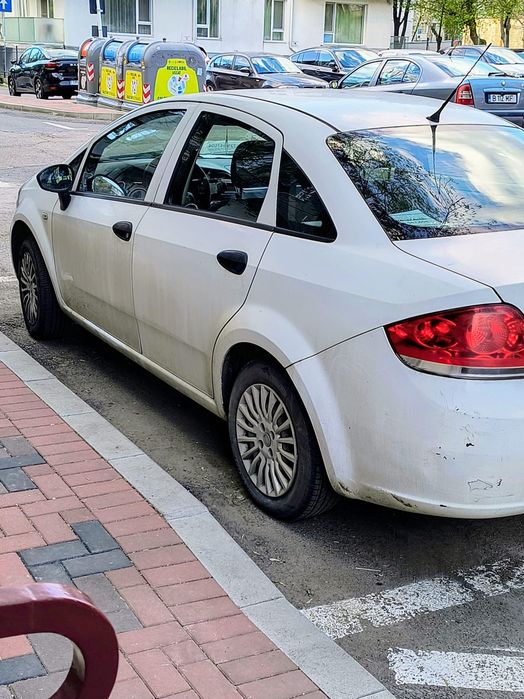 Vand Fiat Linea an fabricație 2008