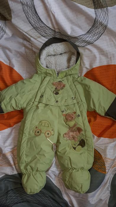 Combinezon cu blăniță pentru bebe