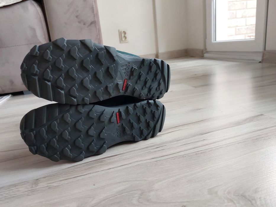 Продавам детски обувки Adidas Terrex Snow CF Rain Ready