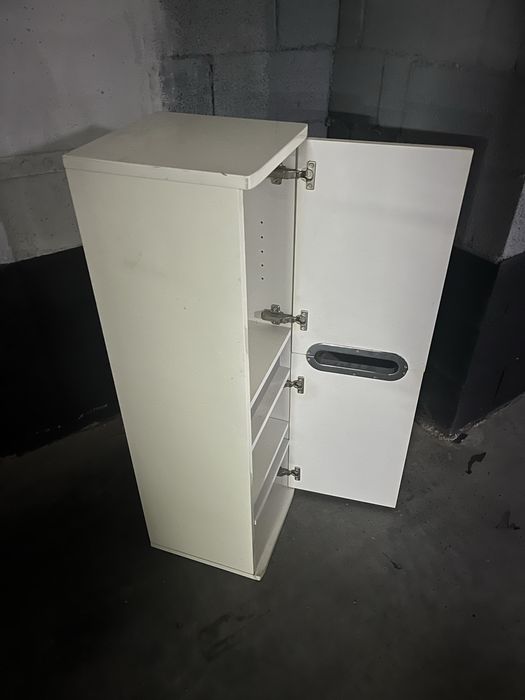 Шкаф навесной для ванной