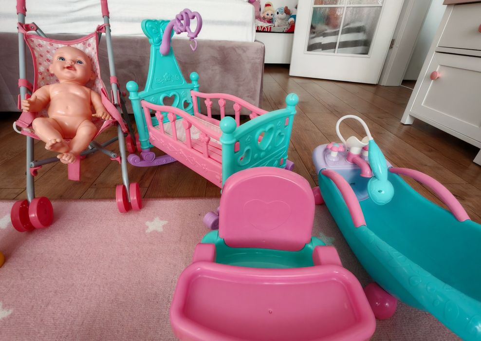 Vând set accesorii bebeluși de jucărie