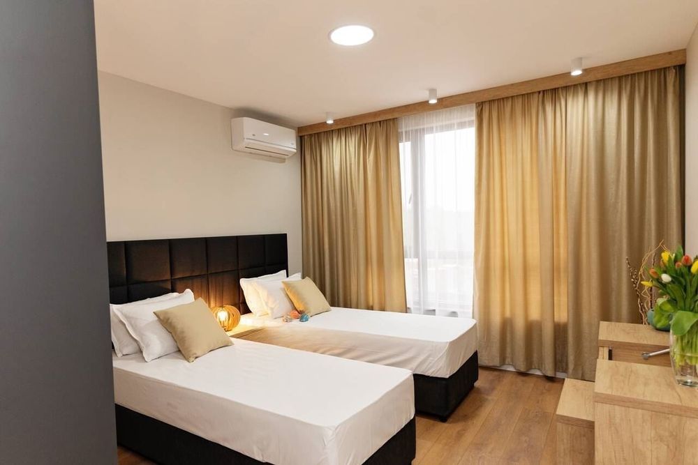 Продава се Тристаен апартамент в Бургас, Сарафово - 124 кв.м за 1728 €/кв.м - Снимка #9