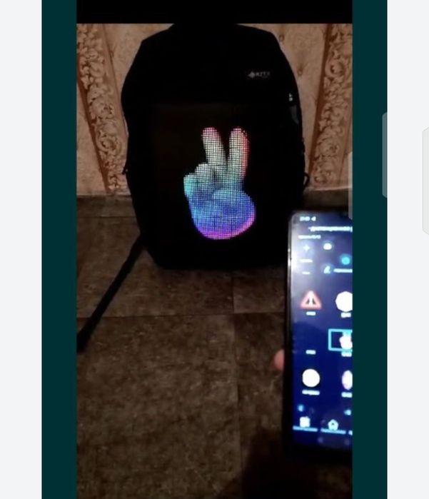 Продам новый рюкзак с экраном