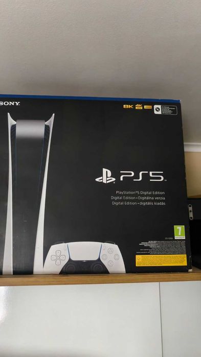 PlayStation 5 Digital Edition + 2 DualSense контролер