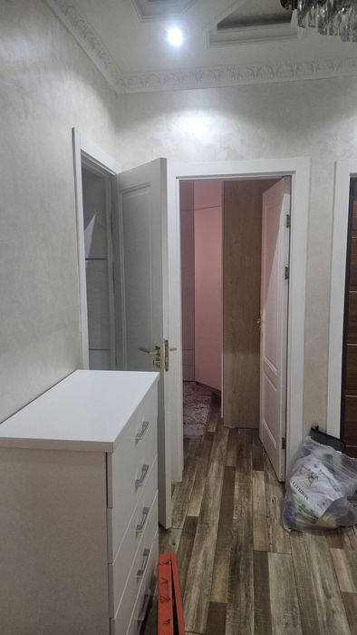 Продаётся 4 комнатная квартира в Чиланзар 18 квартал 8 дом