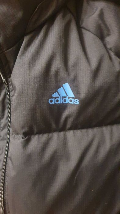 Продам пуховик adidas.