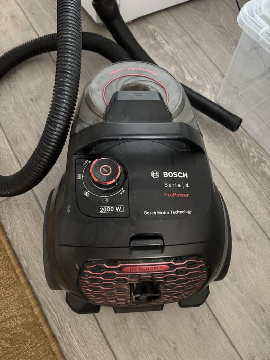 Продам Пылесос BOSCH