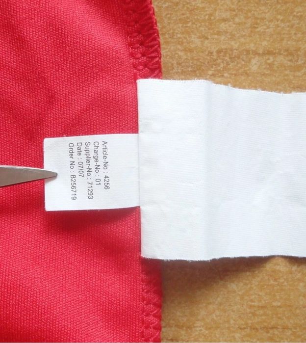 Продавам тениска/фланелка/екип на Айнтрахт Франкфурт,размер М