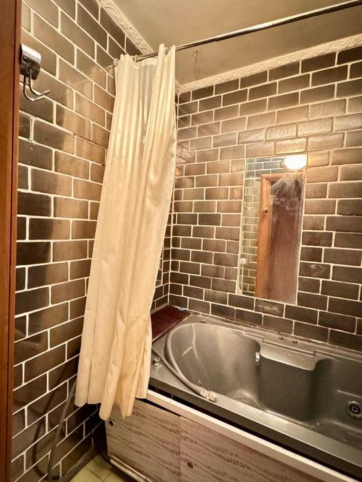 Продам 2-х комн. кв. в 20 мкр. районе