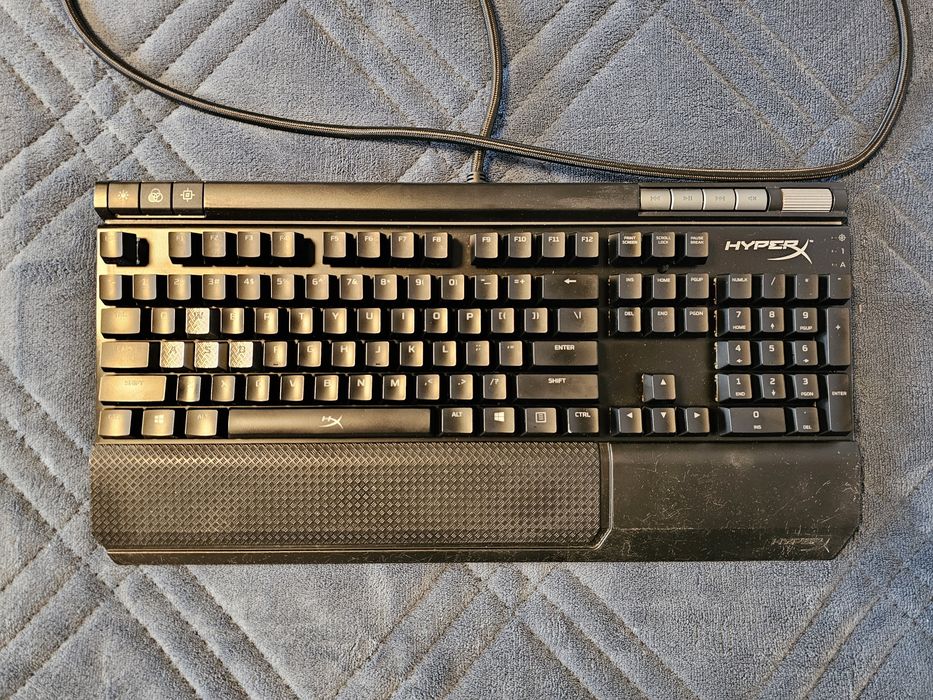 Механична клавиатура - HyperX Alloy Elite RGB