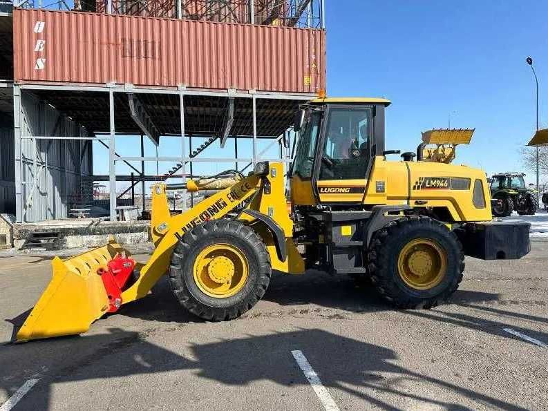 Фронтальный погрузчик Lugong LM946 1.7 куб!