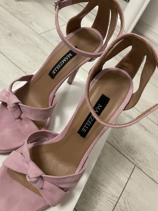 Sandale cu toc roz pudra