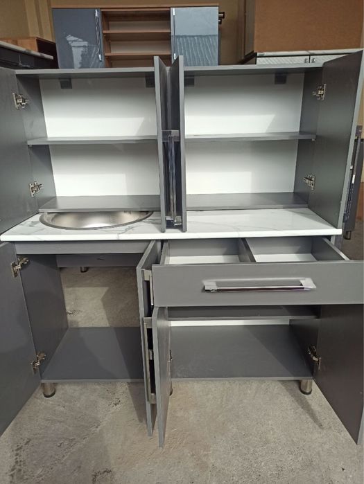 Кухонный мебель. 1.30