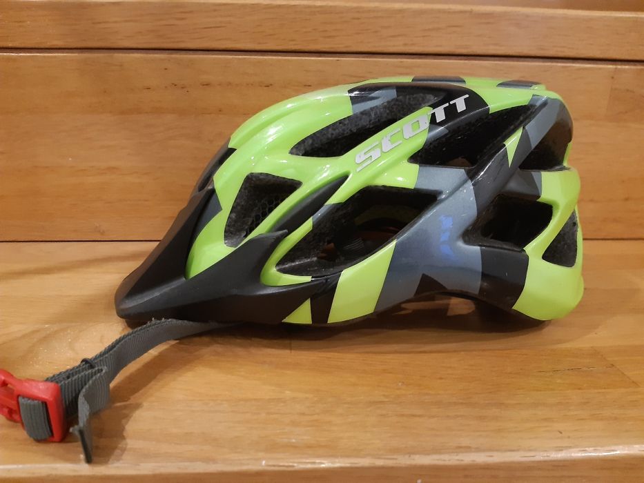 Vând cască ciclism Scott