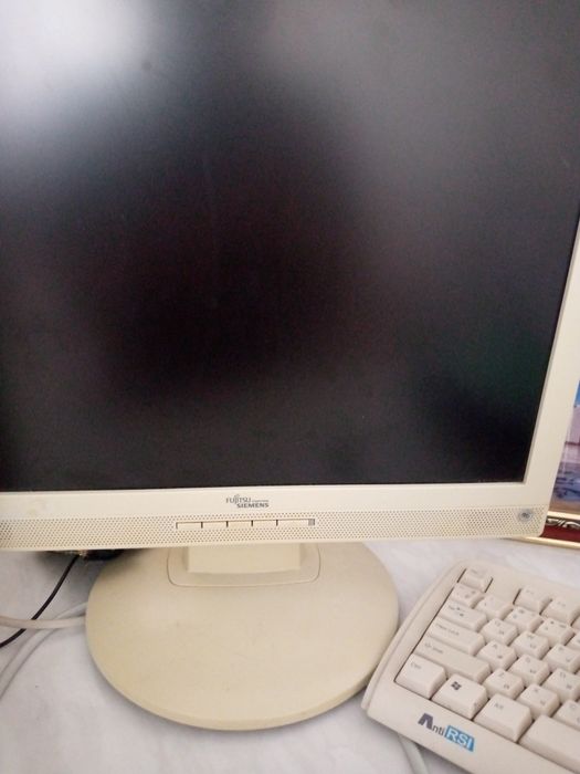 Kompyuter Fujitsu Siemens