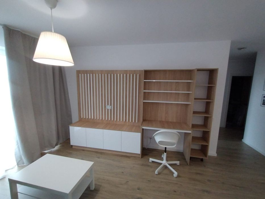 Închiriez apartament cu două camere în Estoria cyti