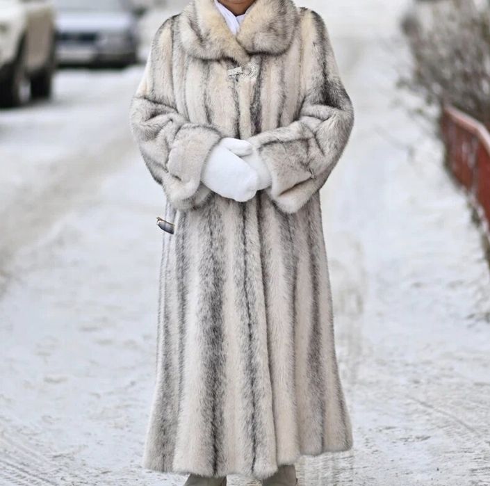 Продам шубу норковую белую