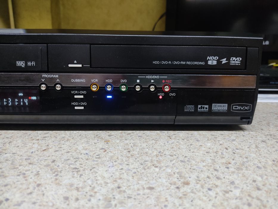 Toshiba DVD HDD VHS recorder
