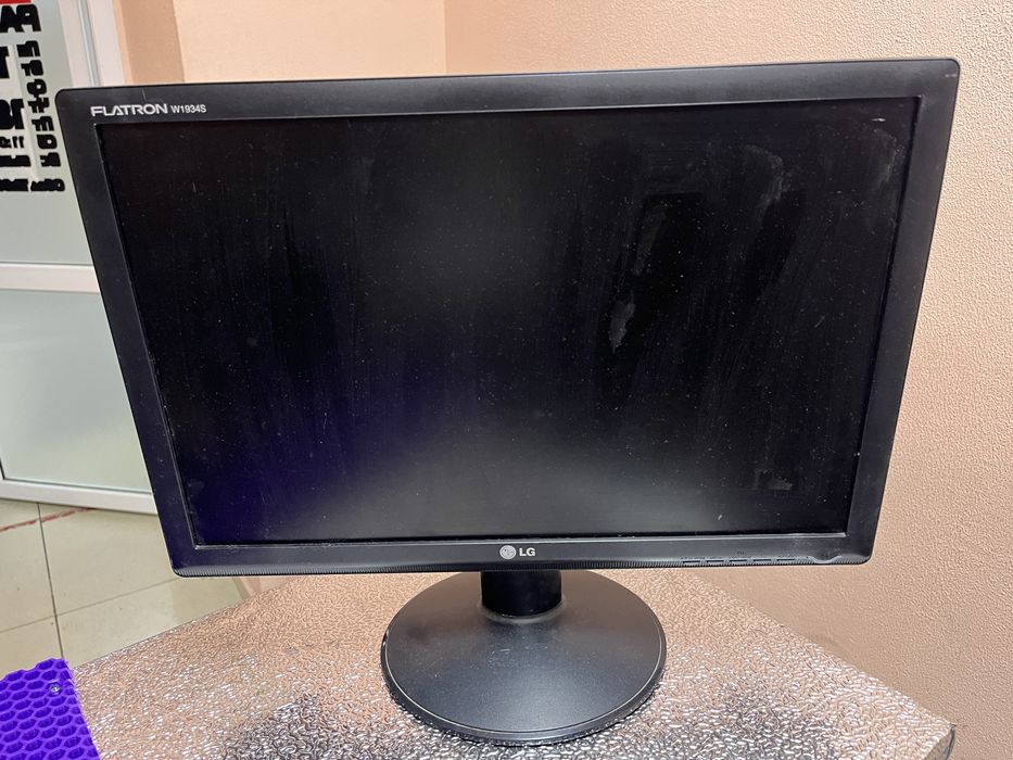 Продам мониторы 19