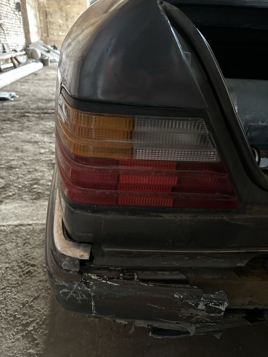 Продаю задние фонари на 124