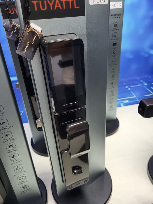 Дверной умный (smsrt) замок