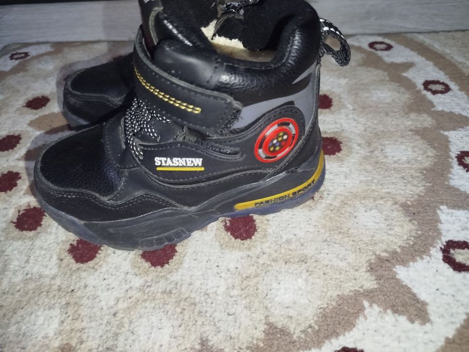 Ботинки зимние в отличном состоянии