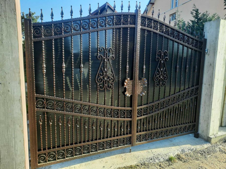 Executam porti si panouri de gard din fier forjat pe comanda