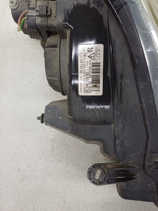 Ляв фар за пежо 607 с оригинален ксенон