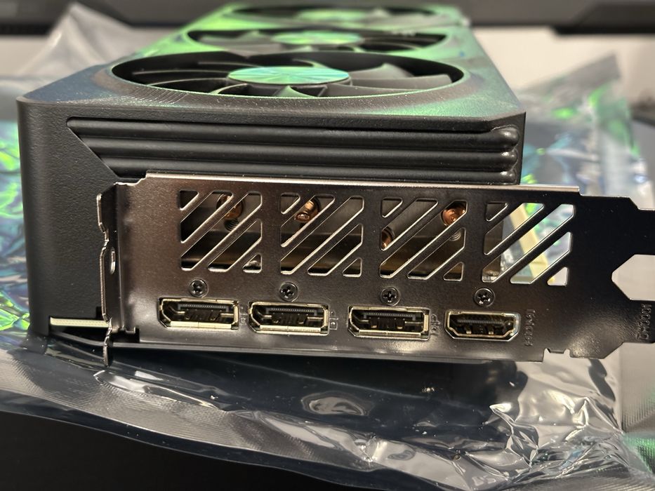 RTX 4070 SUPER GAMING OC 12G *ИЗПОЛЗВАНА 9 МЕСЕЦА* С ГАРАНЦИЯ
