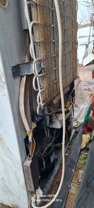 Продавам хладилник работещ