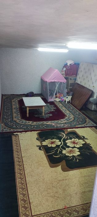 Zangiota ziyoratgohi yaqinida joylashgan