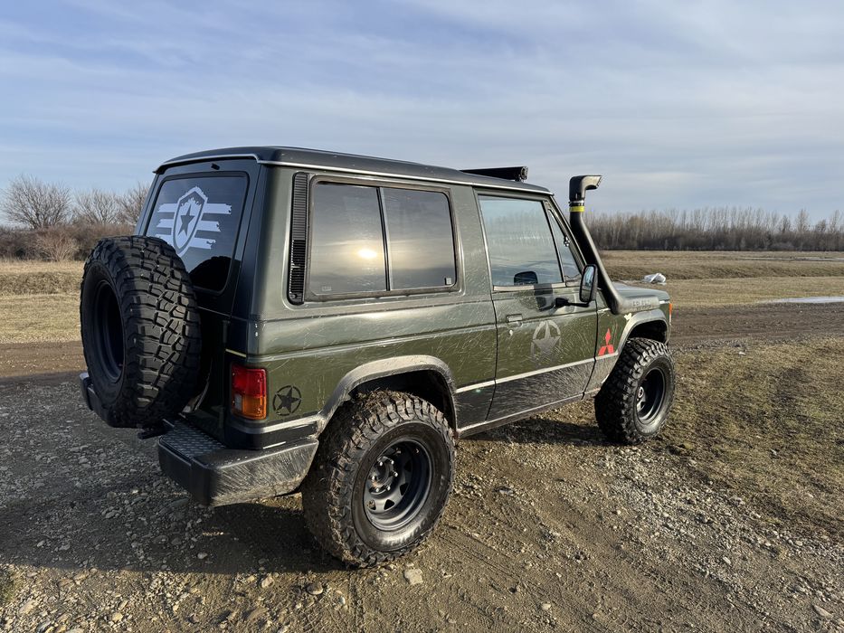 MITSUBISHI PAJERO MK 1988 / off-road