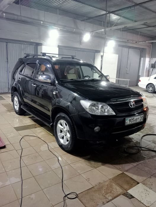 Тойота фортунер 2006 г.