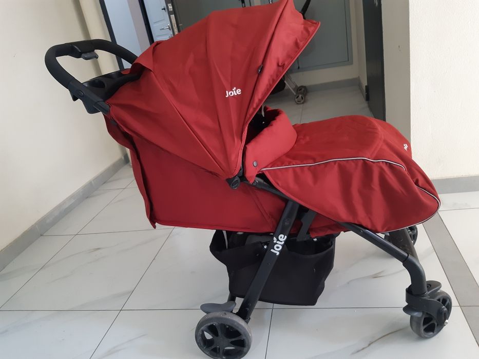 Детская прогулочная коляска Joie