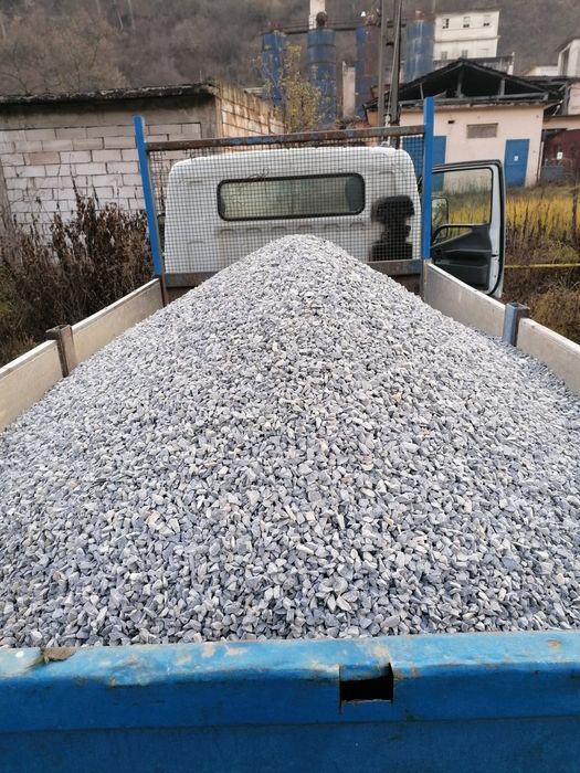 Transport nisip,pietriș,moloz.