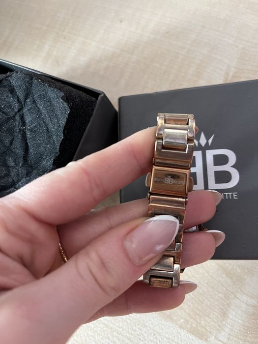 Дамски часовник