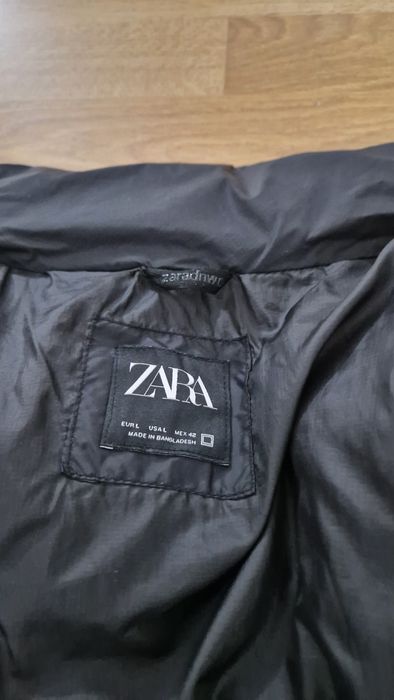 Jachetă Puffer Neagră Zara