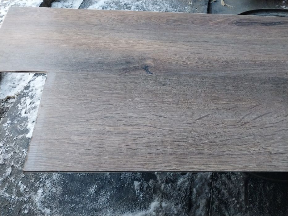 Ламинат б/у. В наличии 30кв.м.