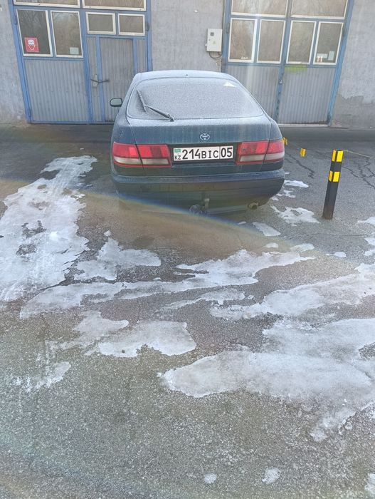 Таёта карина е 1995