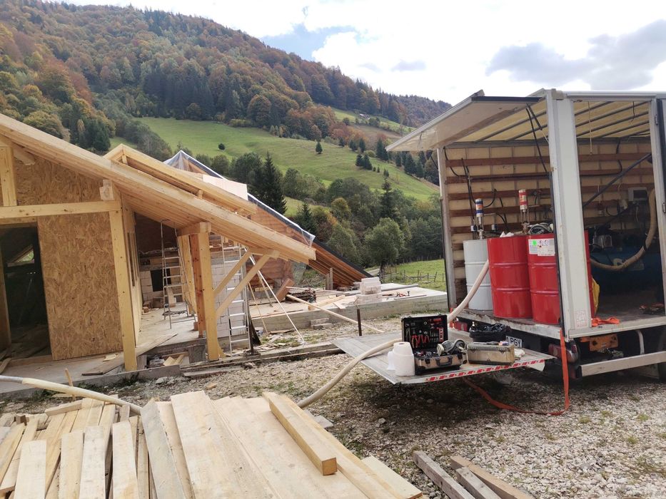 Izolatie / izolatie spuma poliuretanica