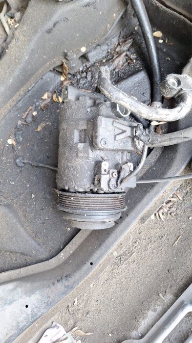 Продам компрессор на кондиционер