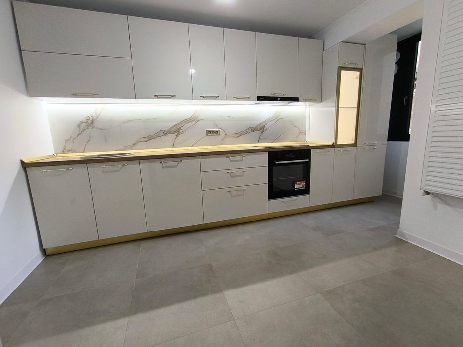 Apartament 3 camere modern, decomandat, complet renovat – etaj 2, Focșani
