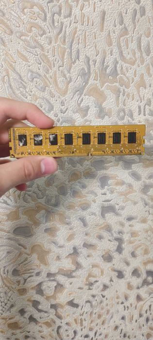 Оперативная память DDR3 4GB 1600 цена договорная