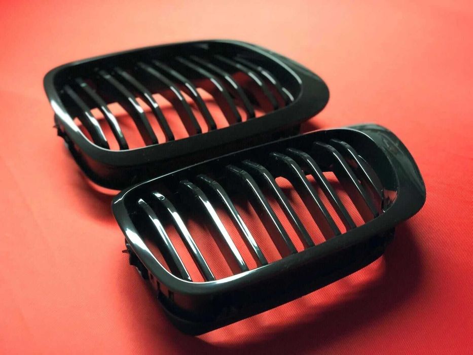 Черни гланцови двойни бъбреци за BMW E46 4-врати (1998-2005) - M стил