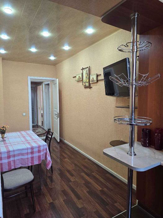 Продается квартира 4/4/4 -77 серия. Кирпич.